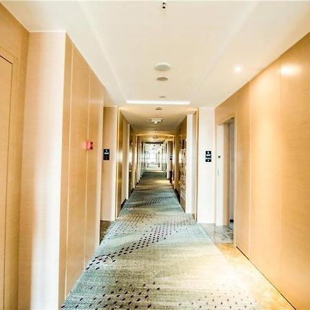 Lavande Hotel Luzhou Bbq New World Exteriör bild