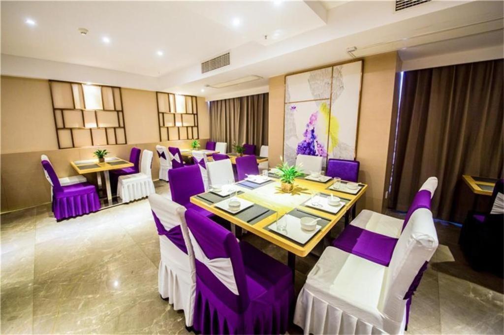 Lavande Hotel Luzhou Bbq New World Exteriör bild