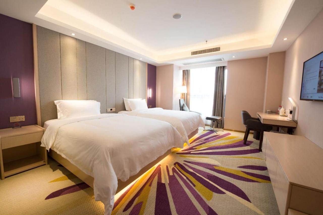 Lavande Hotel Luzhou Bbq New World Exteriör bild